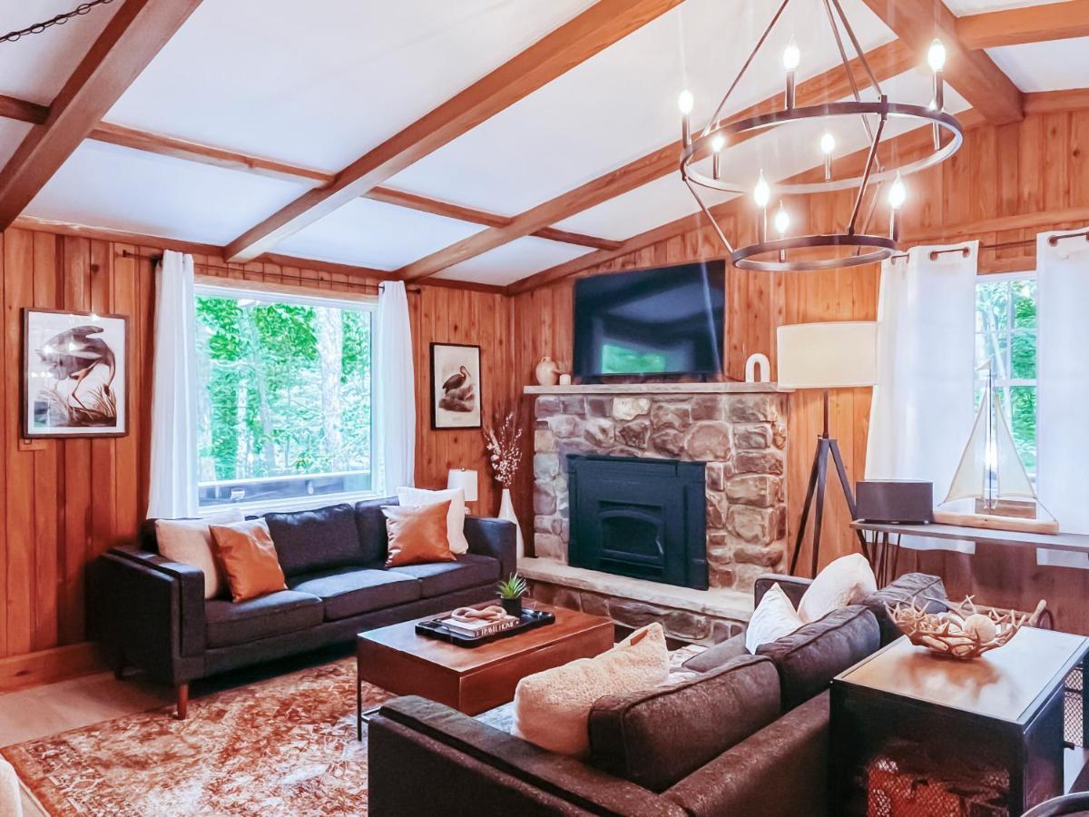 Stylish And Cozy Cabin, Walking Distance To Big Bass Lake Gouldsboro 외부 사진